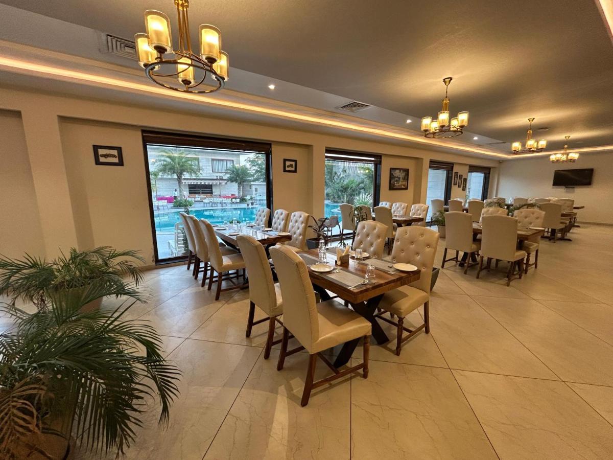 The Imperial Prime Clarks Inn Suites, Bhilwara Esterno foto