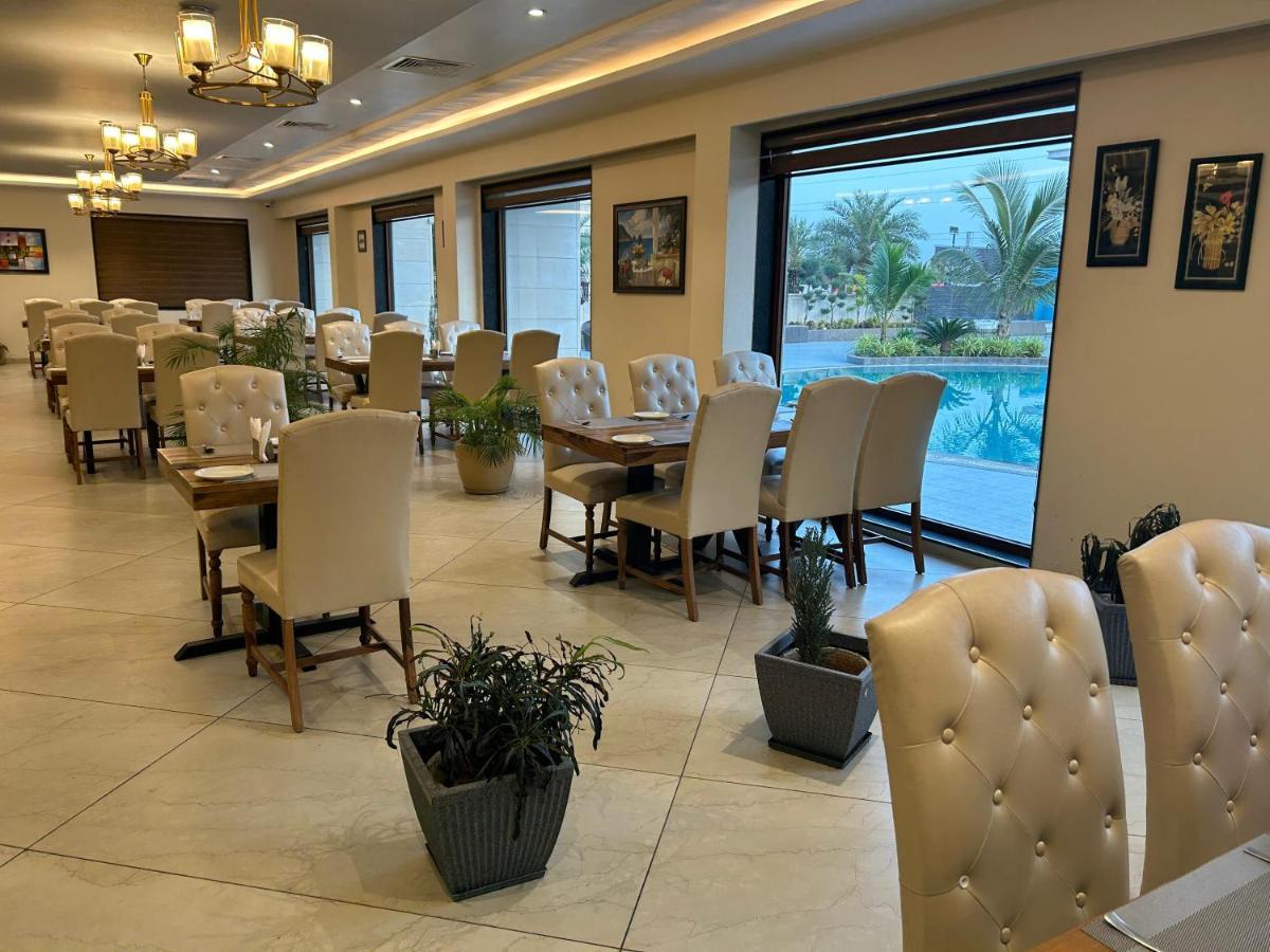 The Imperial Prime Clarks Inn Suites, Bhilwara Esterno foto