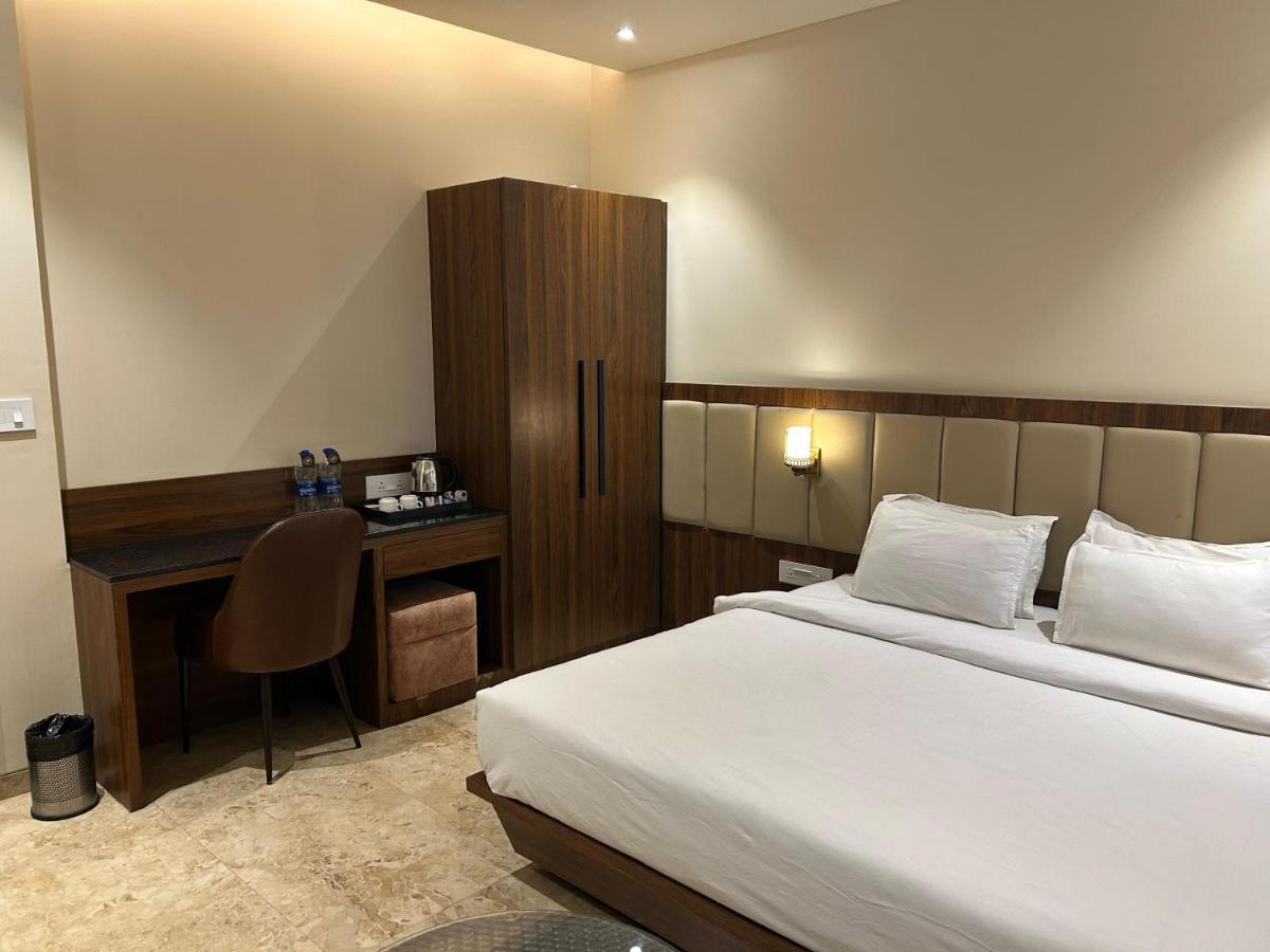 The Imperial Prime Clarks Inn Suites, Bhilwara Esterno foto